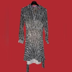 Eliza J size 4P black and white dress